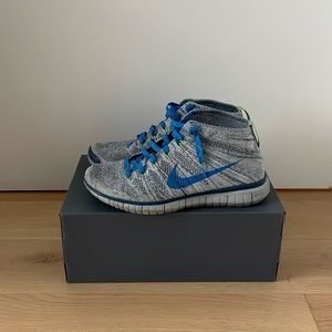Nike Flyknit Chukka Sneakers